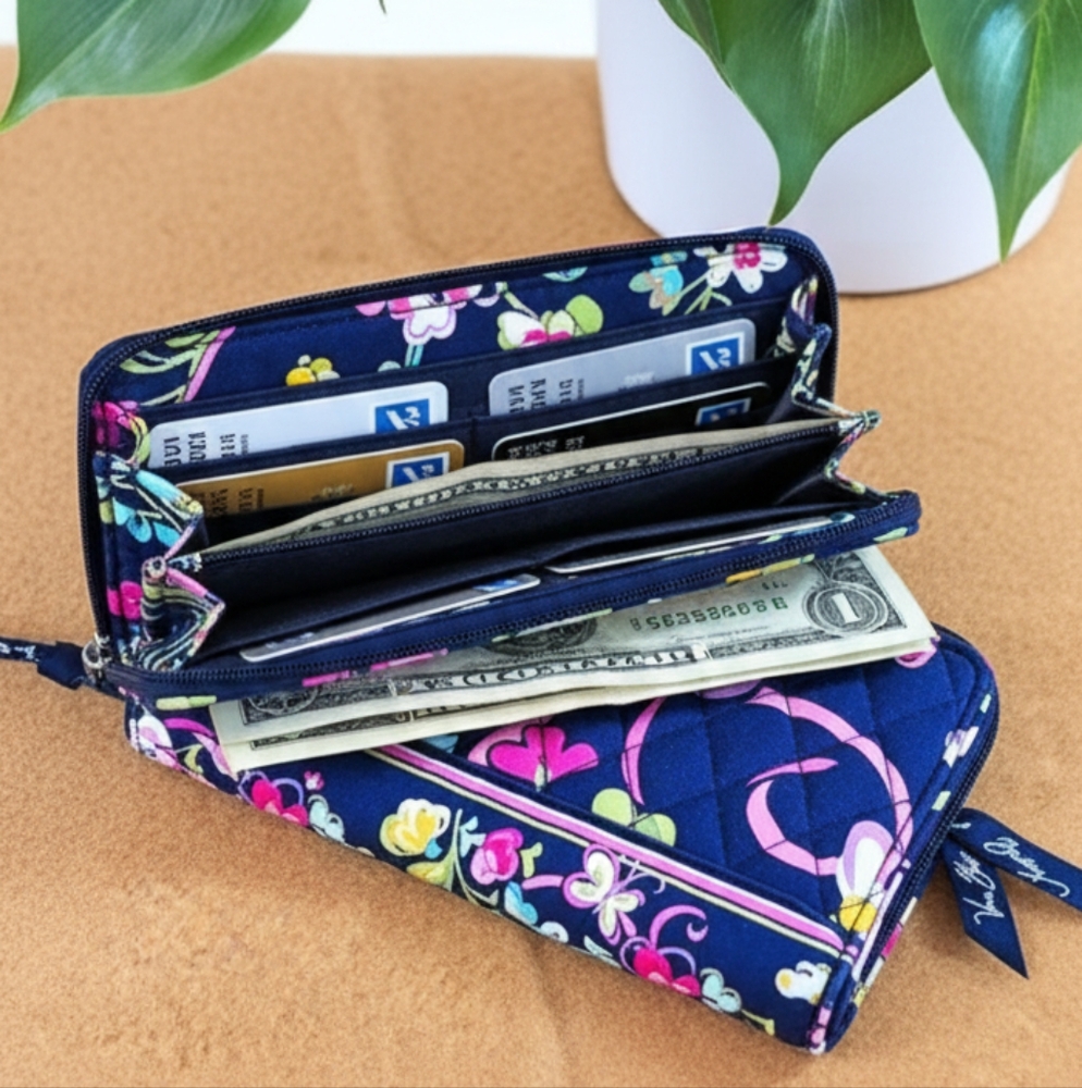 Wallet - Picture 2 of 15